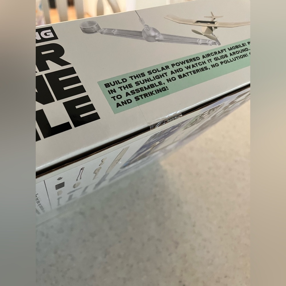 NWT Solar Powered Plane Mobile - Brain Toy Award Winner 🏅 - Picture 7 of 8